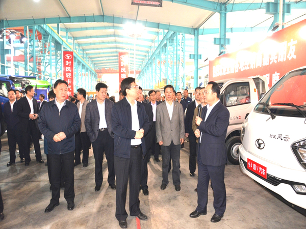 市新旧动能转换重大项目推进会九州ku酷游集团科普教育基地举行观摩